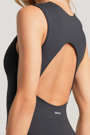 Macacão com Alças Largas e Viés Contrastantes (Preto / Off-White)