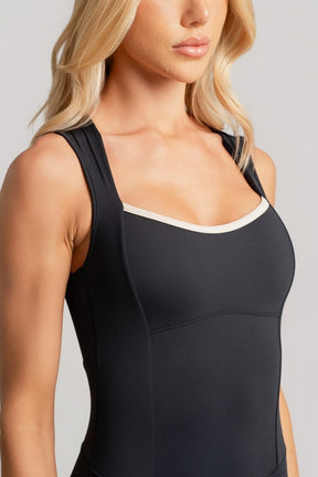 Macacão com Alças Largas e Viés Contrastantes (Preto / Off-White)