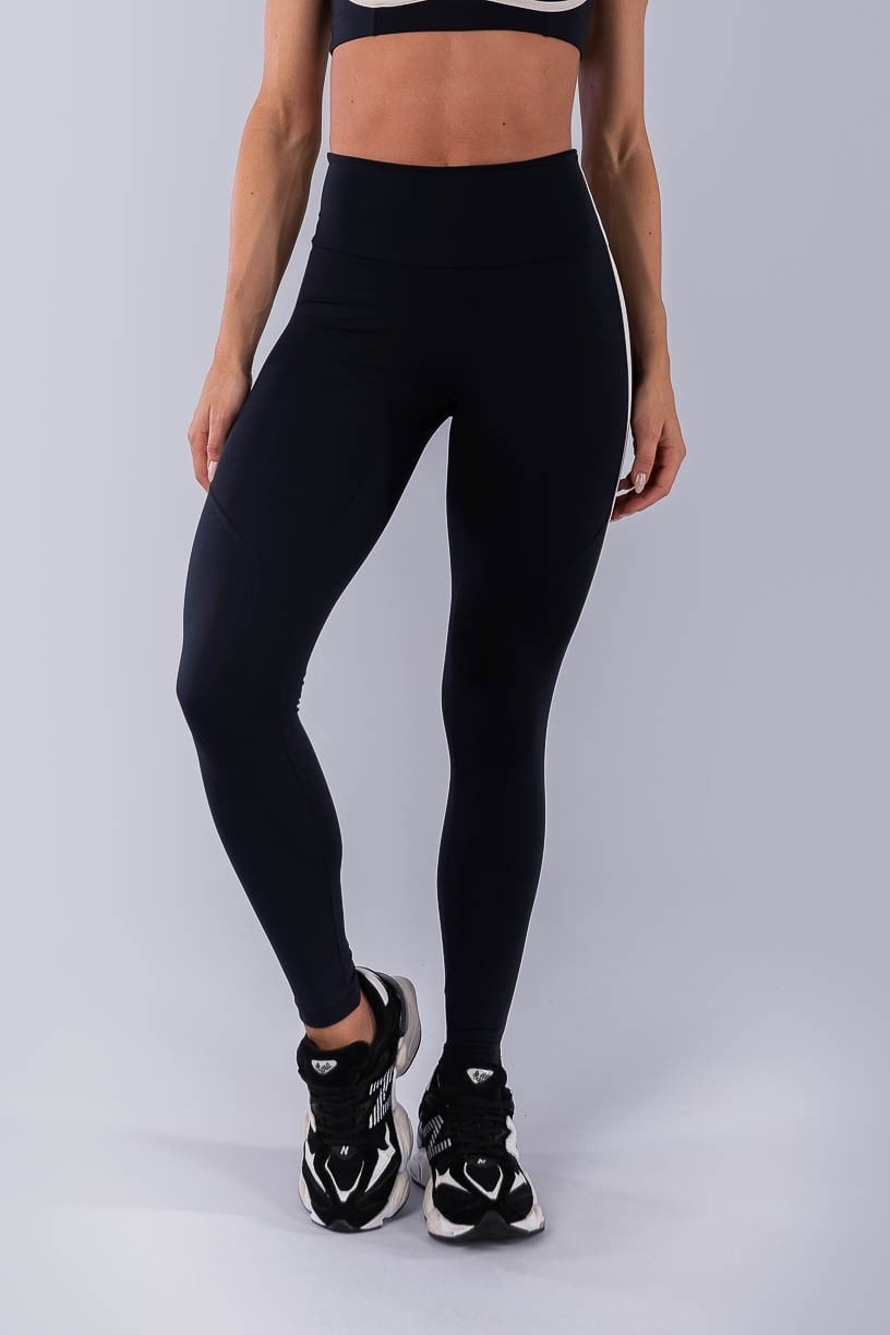 Conjunto Preto sem Gancho com Chapado nas Laterais (Legging+Top)
